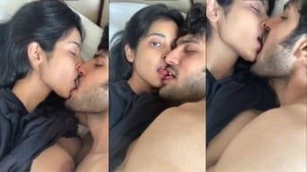 Hot Beautiful Desi Babe Passionately Kissing in Exclusive Viral Video